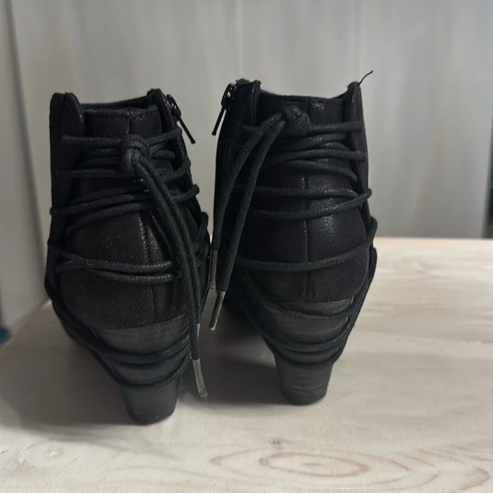 Report Heels - Picture 8 of 12